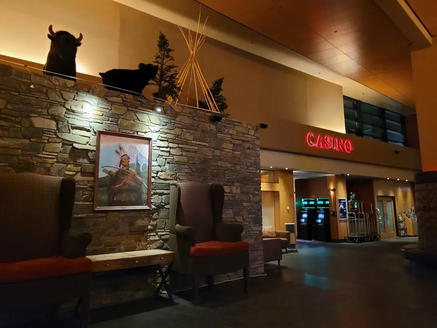 Stoney Nakoda Resort & Casino lounge and casino floor